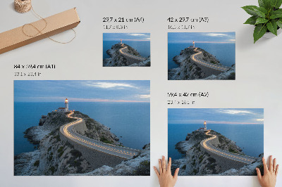 Affiche et poster Un paysage pittoresque avec une lanterne et une route sinueuse la nuit