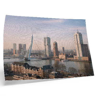 Affiche et poster Des gratte-ciel impressionnants et un pont élégant enjambant la rivière