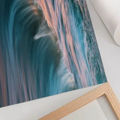 Affiche et poster vagues dynamiques aux tons turquoise et bleu au coucher de soleil