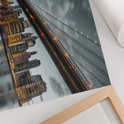 Affiche décorative Panorama de la ville du soir, lumières du pont, eau