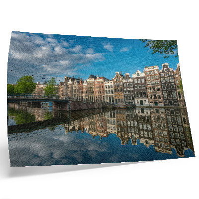 Affiche Des immeubles séduisants se reflètent dans l'eau du canal