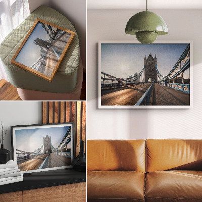 Affiche décorative Un pont urbain classique sous le soleil