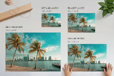 Affiche et poster représentant des palmiers et un lac face aux gratte-ciel sous un ciel turquoise