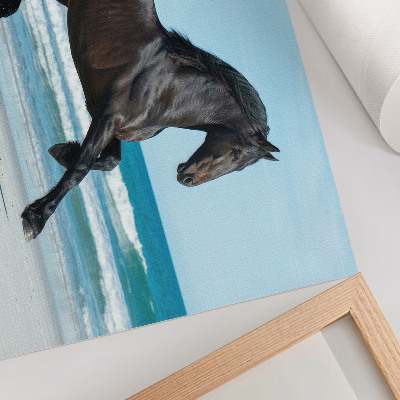 Affiche décorative Cheval au galop, ciel bleu sur la côte