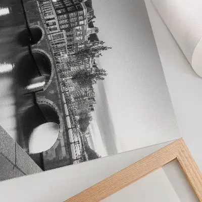 Affiche représentant des ponts élégants et une architecture classique au bord des canaux
