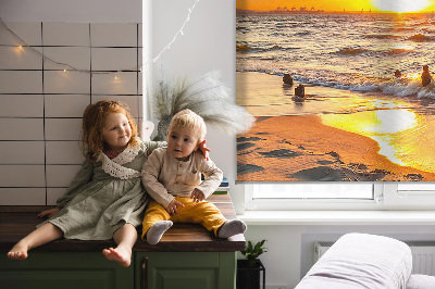 Store intérieur fenêtre avec motif coucher de soleil aux couleurs variées