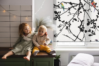Store enrouleur avec motif d'oiseaux sur les branches