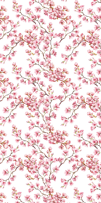 Store enrouleur avec des pétales roses et des bourgeons sur l'arbre
