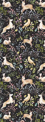 Store intérieur fenêtre avec motifs de chevreuils, d'oiseaux et de lapins