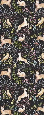 Store intérieur fenêtre avec motifs de chevreuils, d'oiseaux et de lapins