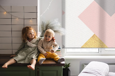 Store intérieur fenêtre avec carrés superposés