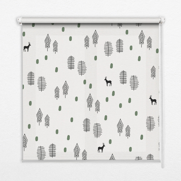 Store intérieur avec arbres et cerfs dessinés