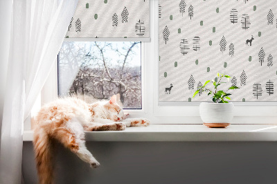 Store intérieur avec arbres et cerfs dessinés