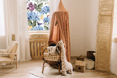 Store intérieur avec toucans et fleurs
