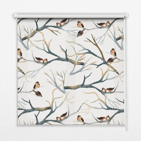 Store enrouleur avec motif d’oiseaux sur un arbre