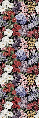 Store intérieur fenêtre avec fleurs colorées