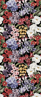 Store intérieur fenêtre avec fleurs colorées