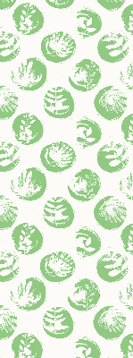 Store enrouleur avec des plantes reflétées sur des cercles verts
