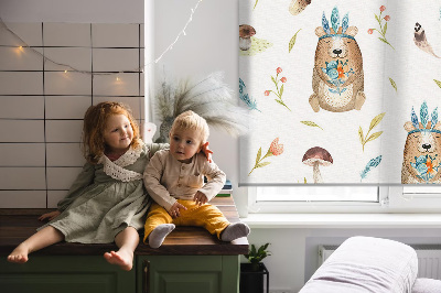 Store intérieur avec ours en peluche et plantes