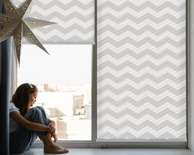 Store intérieur fenêtre à motifs en zigzags gris