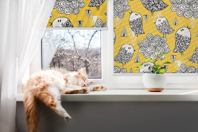 Store intérieur fenêtre avec oiseaux