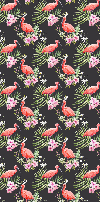 Store intérieur fenêtre avec flamants roses sur les plantes