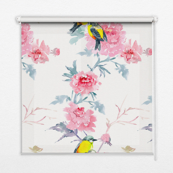 Store intérieur avec motif d’oiseaux sur les fleurs