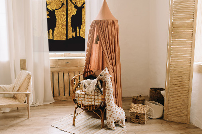 Store intérieur avec cerfs la nuit
