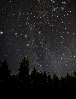 Store intérieur décoré avec des étoiles dans le ciel