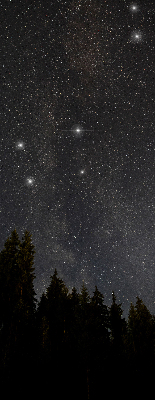 Store intérieur décoré avec des étoiles dans le ciel