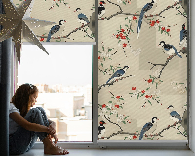 Store enrouleur avec motif d'oiseaux sur un arbre