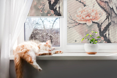 Store intérieur avec héron dans les fleurs