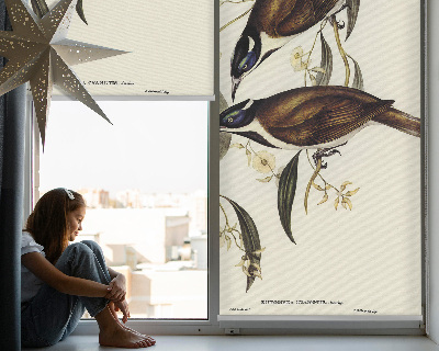 Store intérieur avec motif d’oiseaux sur un arbre