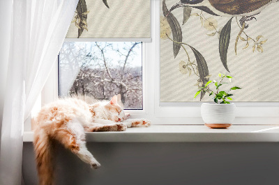 Store intérieur avec motif d’oiseaux sur un arbre