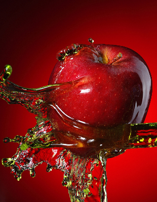 Store enrouleur occultant pomme rouge dans les profondeurs