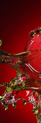 Store enrouleur occultant pomme rouge dans les profondeurs