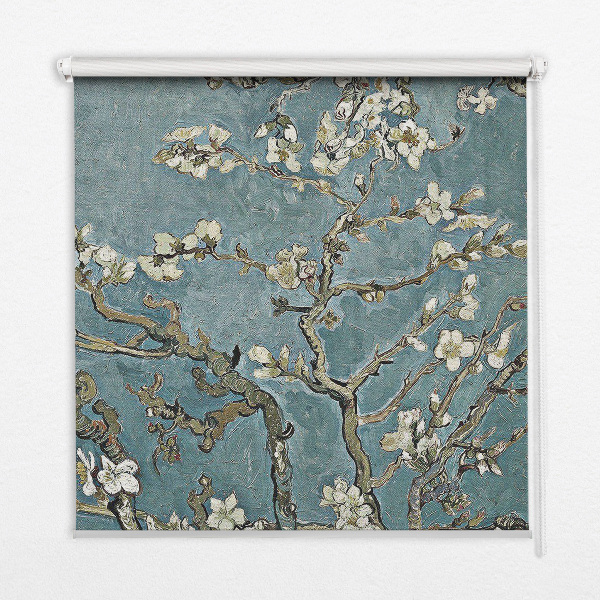 Store occultant fenêtre avec motif de brindilles sur fond bleu