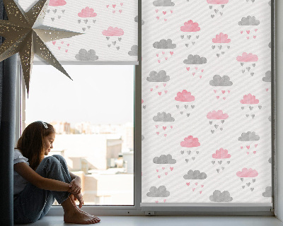 Store occultant fenetre avec motif de nuages roses et gris