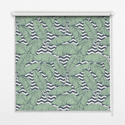 Store occultant fenêtre avec motif de feuilles de palmier sur fond noir et blanc