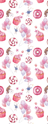Store occultant fenêtre avec ballons roses, beignets et lapins