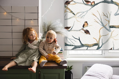 Store enrouleur occultant avec motif d'oiseaux sur un arbre