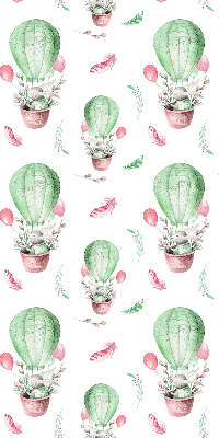 Store fenêtre intérieur avec ballons verts