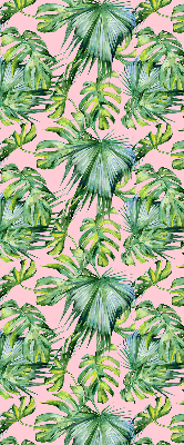 Store fenêtre intérieur avec variétés de feuilles tropicales