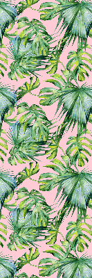Store fenêtre intérieur avec variétés de feuilles tropicales