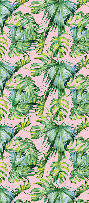 Store fenêtre intérieur avec variétés de feuilles tropicales
