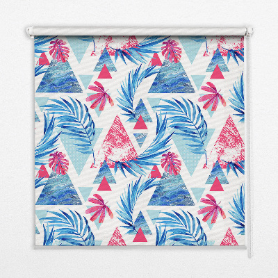 Store fenêtre intérieur avec feuilles bleues et triangles