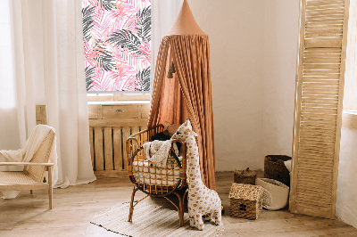 Store fenêtre intérieur avec feuilles roses et noires