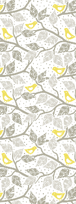 Store fenêtre intérieur avec des oiseaux jaunes sur des branches grises