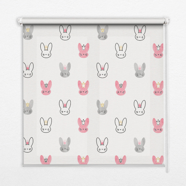 Store occultant fenêtre avec lapins colorés coiffés de couronnes