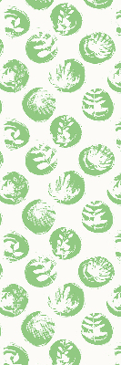 Store enrouleur occultant avec des plantes se reflétant sur des cercles verts